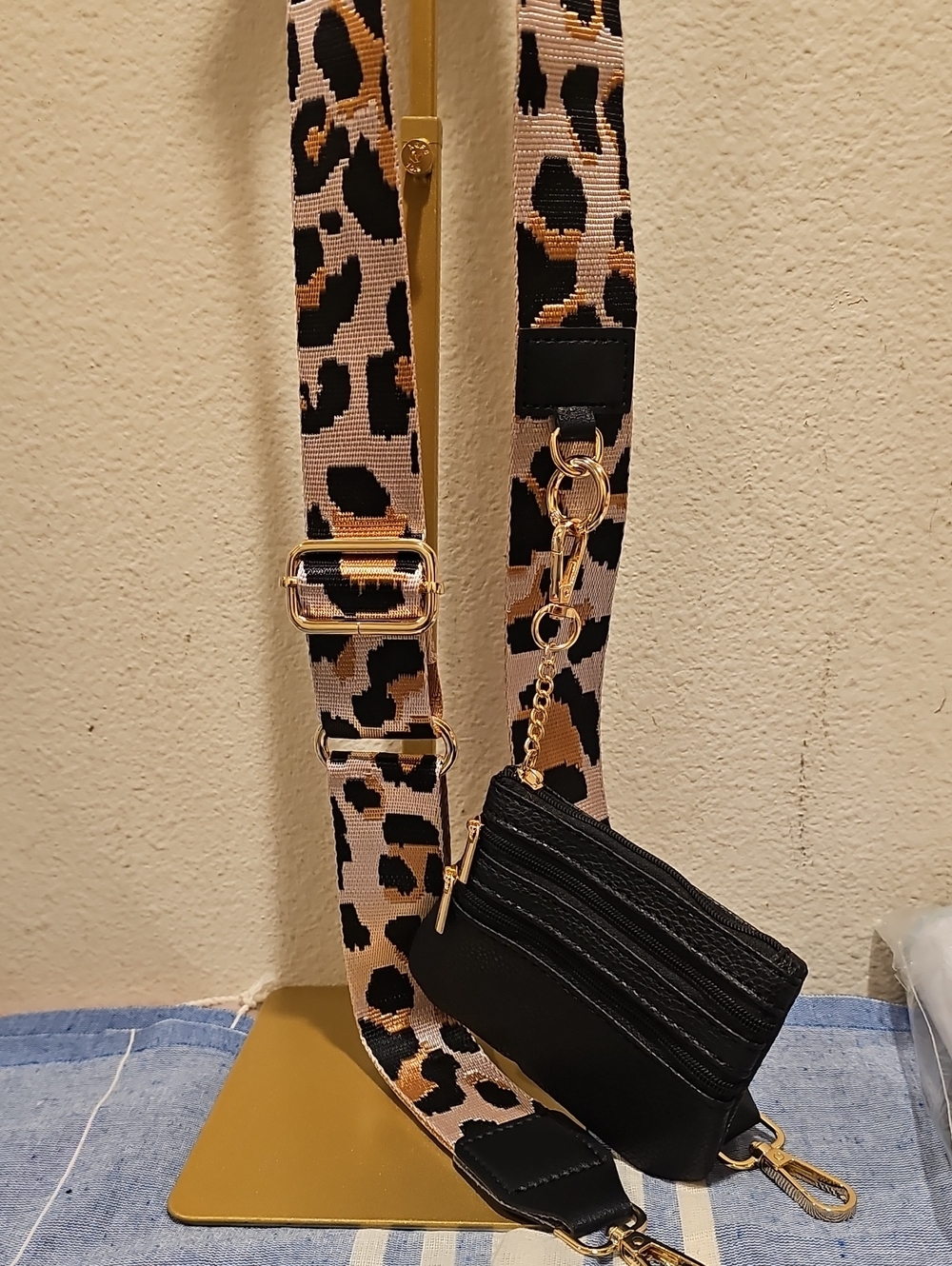 Leapord Gold/Blk/Pink Phone crossbody strap